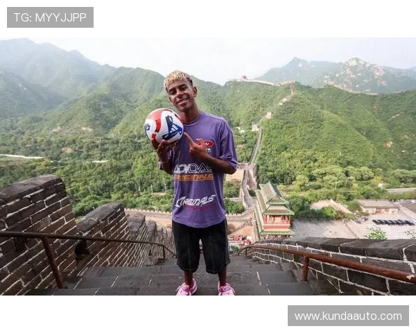 亚马尔社交媒体分享诺坎普夕阳美景预示着一个难忘的夜晚即将开启